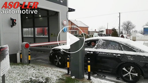 镭豹360洗车机在塞尔维亚24小时自助雪天洗车过程