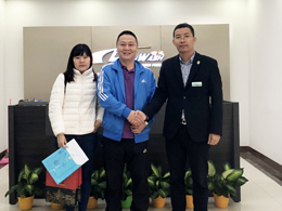 伟德体育五周年庆典，恭喜清远市威洁士汽车美容店订购一台镭豹360锐意型自动洗车机