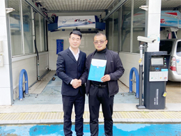 选择伟德体育不会错，甘肃省兰州市脱总来厂订购一台镭豹360锐意型全自动洗车机