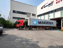 海外发货现场,两台镭豹360卓越型洗护一体机发往马来西亚沙捞越