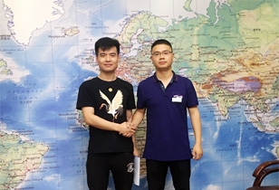 六月火爆热销中,江苏省常熟市陈总来厂订购一台镭豹360锐意型炫彩镀膜风干一体机