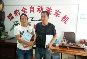 六月火爆热销中,云南省昆明市乔工汽车美容中心乔总订购一台镭豹360锐意型炫彩镀膜风干一体机