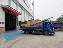 发货现场,镭鹰S90自动洗车机发往浙江省绍兴市新昌县汽车大修厂