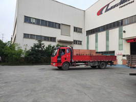 发货现场,镭豹360锐意型炫彩镀膜风干一体机发往山东省威海市迅雷汽车快修