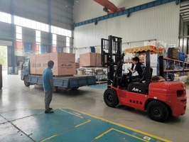 发货现场:镭鹰X1全自动电脑洗车机发往山西省太原市小店区