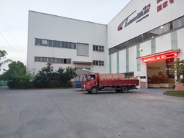 发货现场,镭豹360锐意型炫彩镀膜风干一体机发往四川省成都市车界汽车美容服务中心