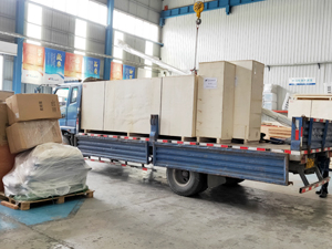 海外发货现场,镭豹360炫彩型洗车机发往埃及RAM IMPORT