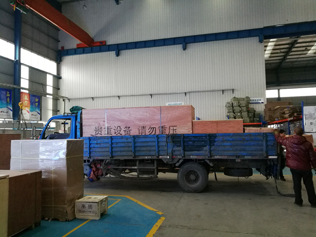 发货现场:镭鹰S90洗车机发往江西省景德镇金芒果汽车服务公司