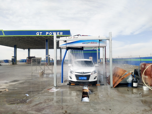 新疆巴音郭楞中海石油加油站