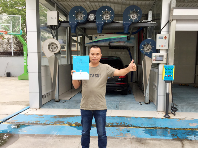 金秋迎来销售热潮,广西省宜州市“新鹏汽车服务”订购一台镭鹰S90电脑洗车机