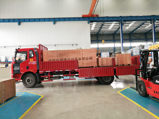 发货现场:镭豹WIN5发往江苏省东台市新曹宏发加油站