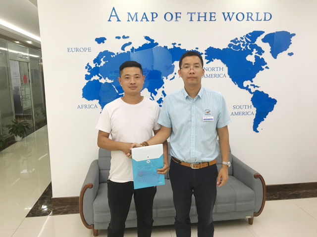 炎炎夏日购机热,浙江省嵊州市俞总来厂订购一台镭鹰S90洗车机