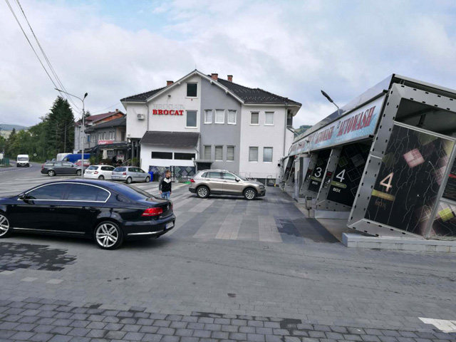 镭豹360全自动洗车机在塞尔维亚安装完成,交付使用!