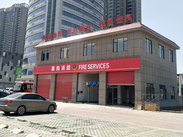 两台镭豹洗车机进驻湖北省襄阳市广场消防站