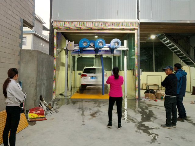云南省大理市伟德体育全自动洗车