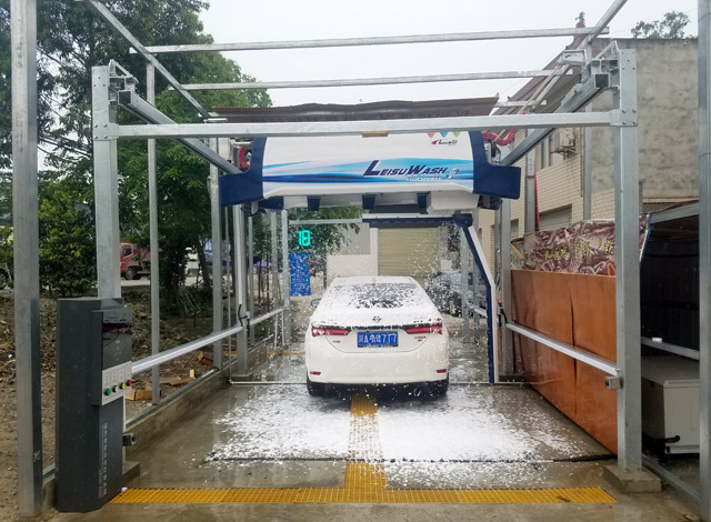 镭豹360用户案例，四川省成都市洁迅全自动电脑洗车