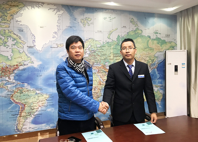 江苏省中海石化总经理现场签约10台
