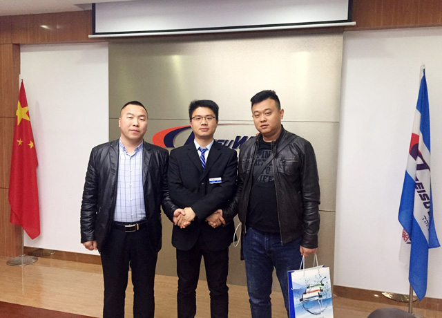 现场签约不断，内蒙古呼和浩特市“鑫鹏程汽车贸易有限公司”订购一台镭豹360全自动洗护一体机