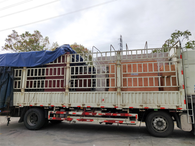 发货现场，镭翼DG仿形摇摆式高压无接触洗车机发往河北省衡水市
