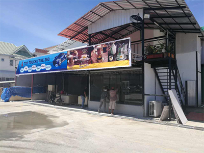 洗得干净才是王道,泰国客户订购一台镭翼DG仿形高压无接触洗车机