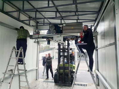 海外安装现场，镭豹360炫彩型洗车机在波斯尼亚和黑塞哥维那安装进行中