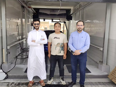 海外用户案例，两台镭豹360炫彩型洗车机在沙特阿拉伯布赖代安装完成投入使用