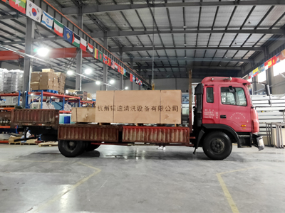 发货现场，镭鹰X1自动洗车机发往云南省保山市国际能源加油站