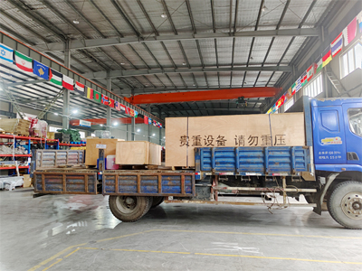 发货现场，镭鹰S90洗车机发往河南省周口市西华县中油东环路加油站