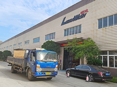 发货现场，镭鹰S90旗舰型洗车机发往陕西省宝鸡市