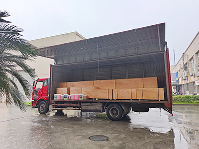 发货现场，三台镭鹰S90旗舰型洗车机发往宁夏银川市中国石油加油站