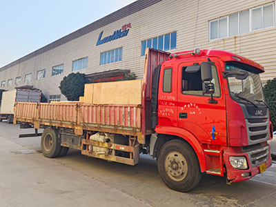 发货现场，镭鹰S90旗舰型洗车机发往上海市松江区