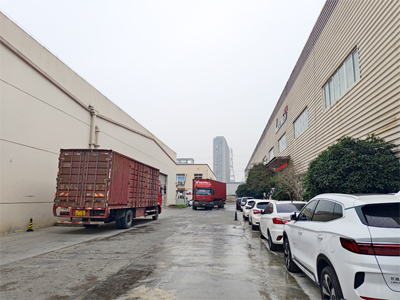 海外发货现场，两台镭翼SG仿形高压无接触洗车机发往韩国天安市