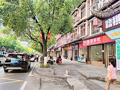 镭鹰S90旗舰型洗车机在湖北省恩施市丽车汽服安装完成交付使用