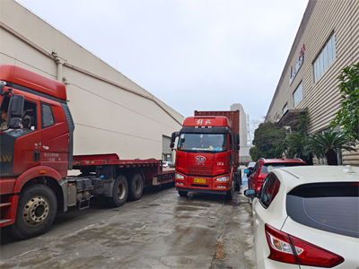 海外发货现场，四台镭翼DG仿形高压无接触洗车机发往泰国曼谷