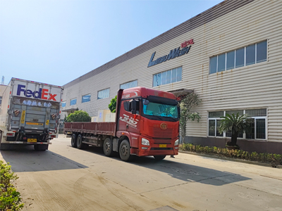 海外发货现场,LEISUWASH 360极速型无接触洗车机发往俄罗斯莫斯科