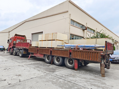 海外发货现场,LEISUWASH DG仿形高压无接触洗车机发往俄罗斯沃罗涅日