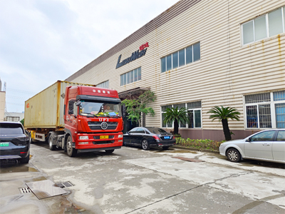 海外发货现场,三台LEISUWASH 360卓越型洗车机发往澳大利亚悉尼