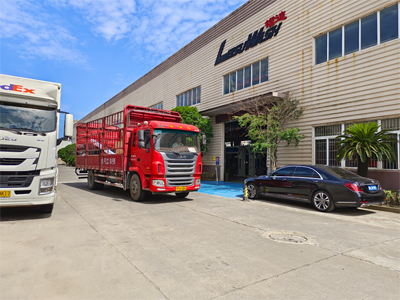 发货现场,LEISUWASH S90旗舰型洗车机发往安徽省宁国市