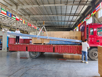 发货现场,LEISUWASH S90旗舰型洗车机发往河南省三门峡市中石化加油站