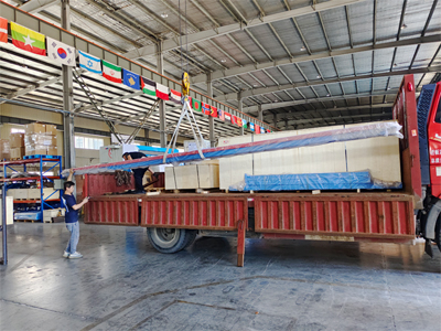 海外发货现场, LEISUWASH S90旗舰型高压无接触洗车机发往哈萨克斯坦